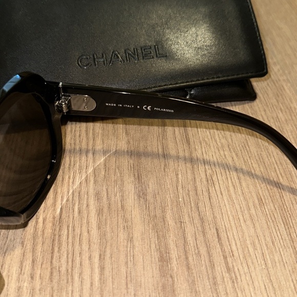 Chanel rounded square sunglasses with metal design main image 5